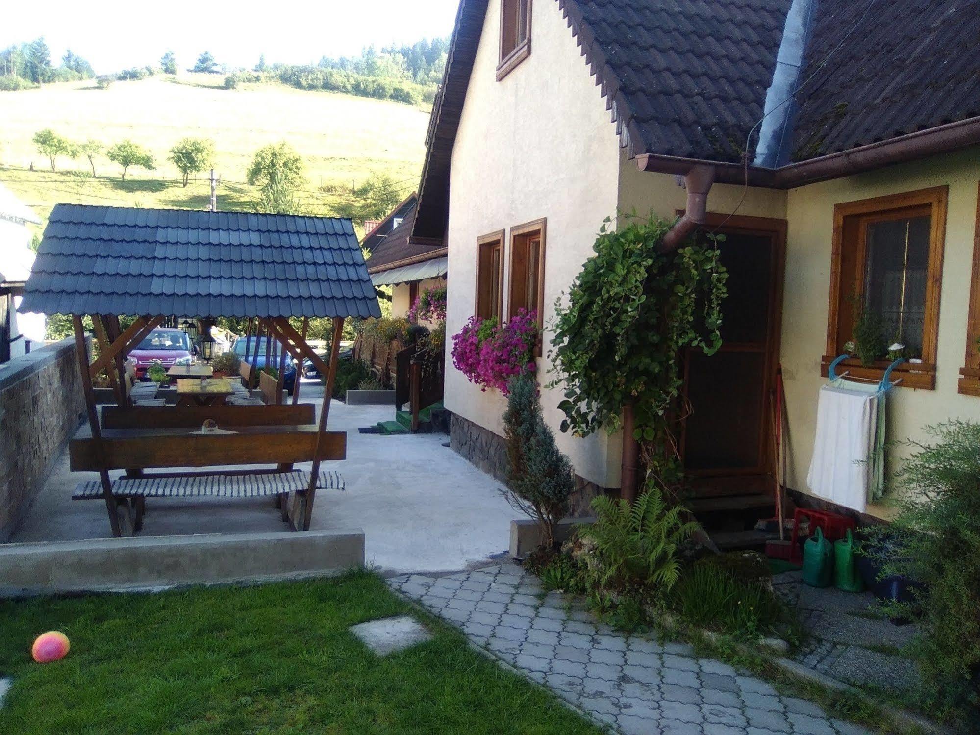 Penzion Lestiny Exteriör bild